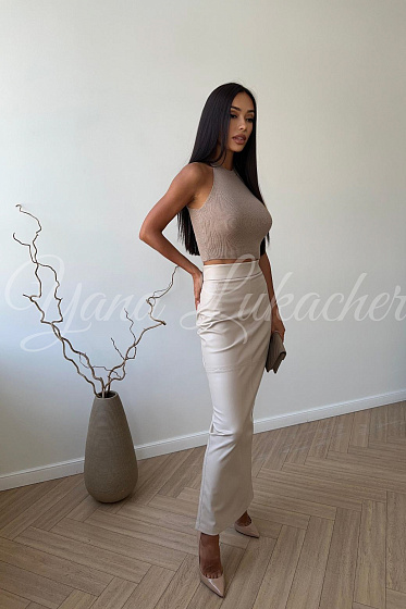  Яна Лукачер (Yana Lukacher)