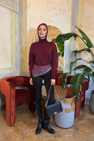  Яна Лукачер (Yana Lukacher)