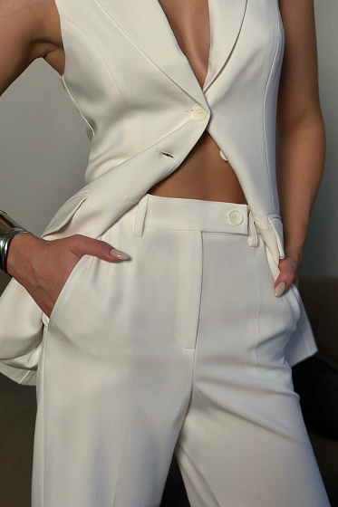  Яна Лукачер (Yana Lukacher)