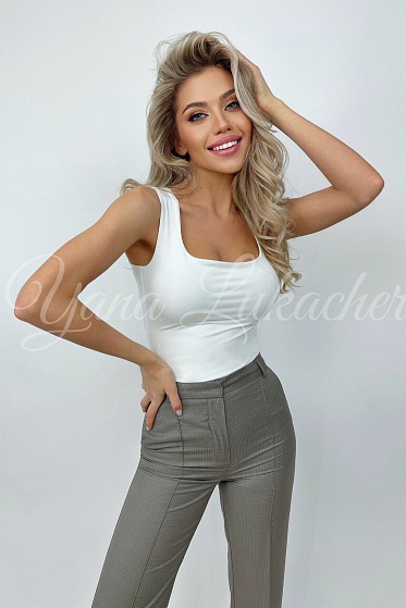  Яна Лукачер (Yana Lukacher)